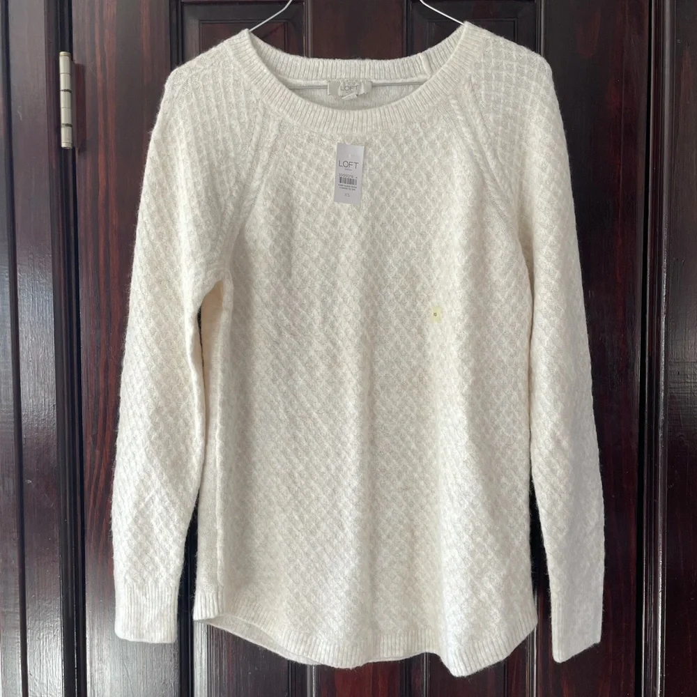LOFT Sweater - Picture 1 of 3